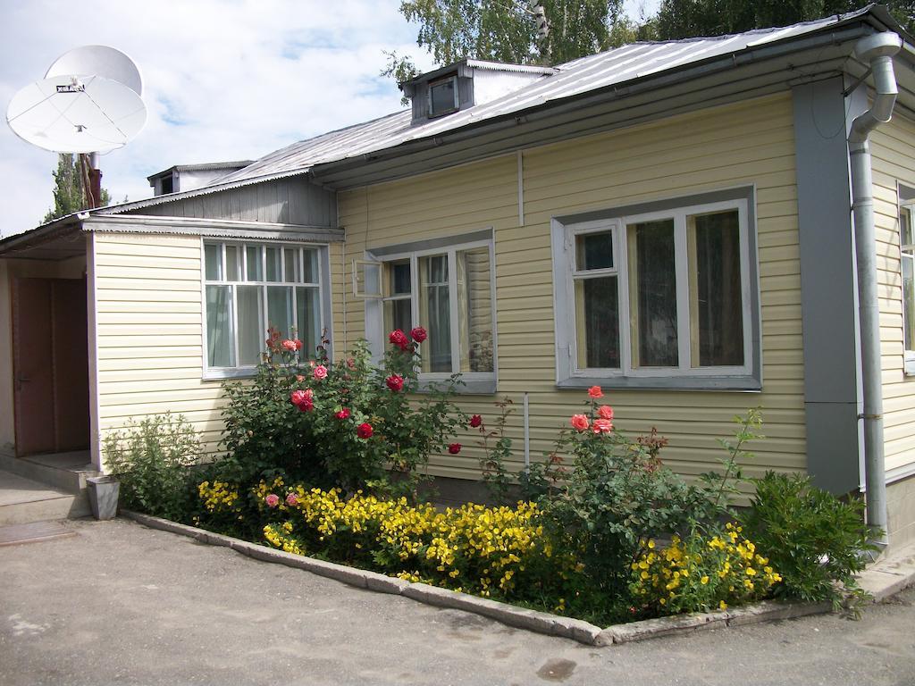 Hotel Enirest Karakol Exterior foto