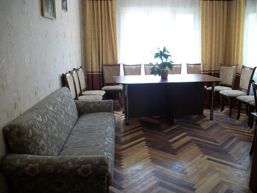Hotel Enirest Karakol Exterior foto