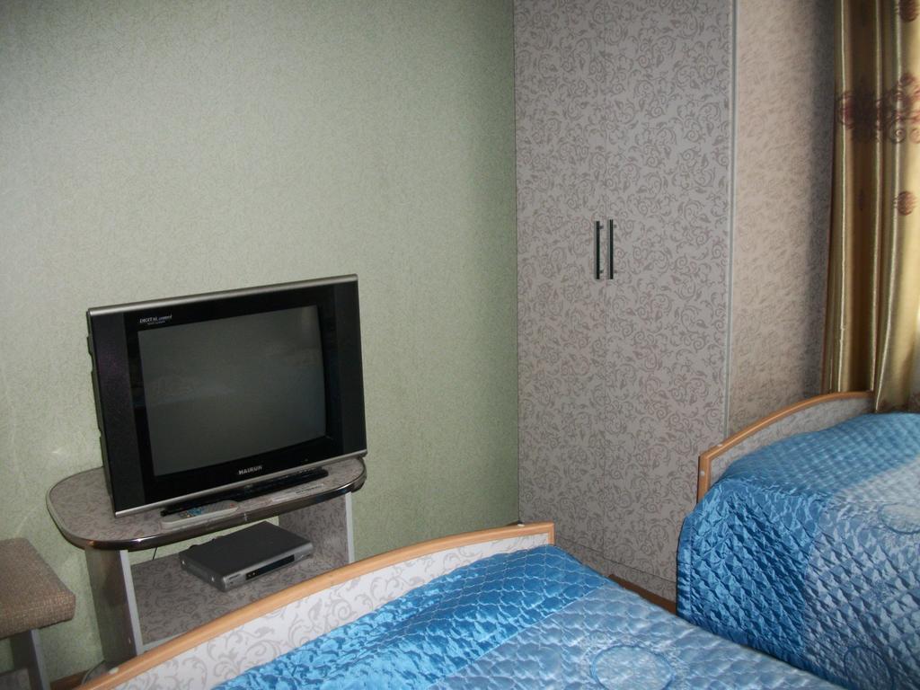Hotel Enirest Karakol Habitación foto